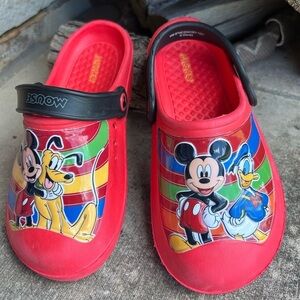 Disney Mickey Mouse Red & Black clogs with Playful Design little kidsSz-11-12. P